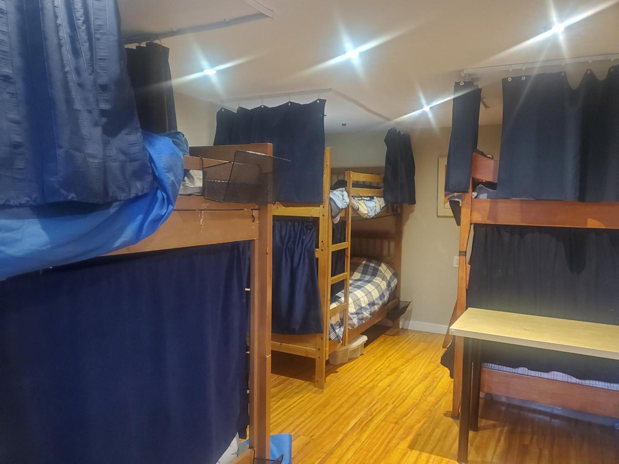 The Calgary Hub Hostel Style Home Kültér fotó